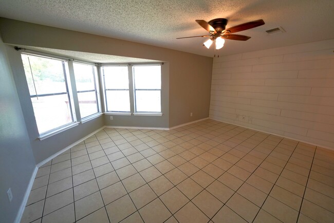 Building Photo - Updated Single Story in Schertz! Realtor Commission: $500