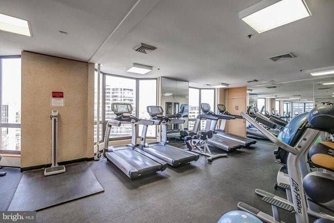 Building Photo - 2020 Walnut St