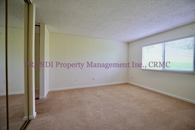 Building Photo - Convenient Novato Apartment with Great Nat...