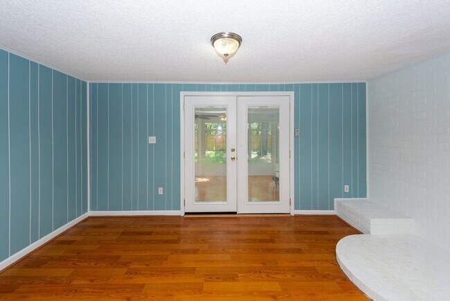 Building Photo - 3 Bedroom 2 Bath Home in Kings Grant - Sum...