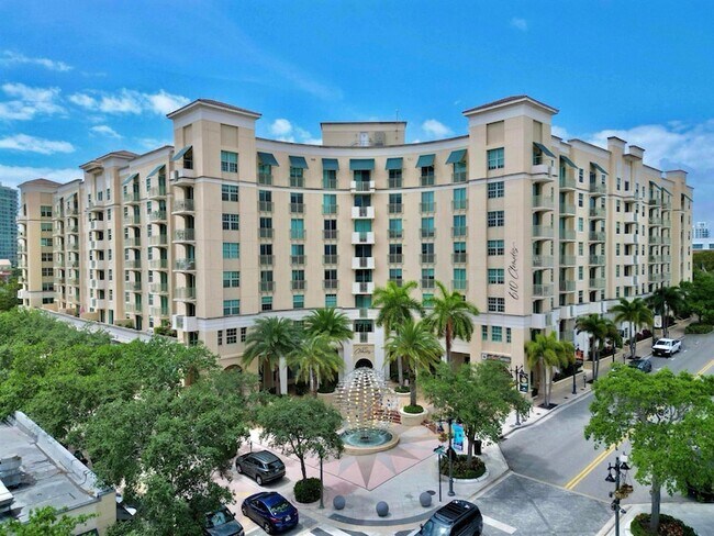 Building Photo - 610 Clematis St