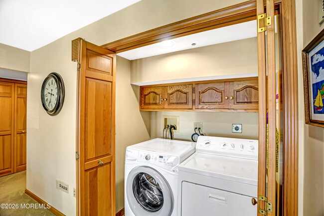 Building Photo - 8 Ortley Ave