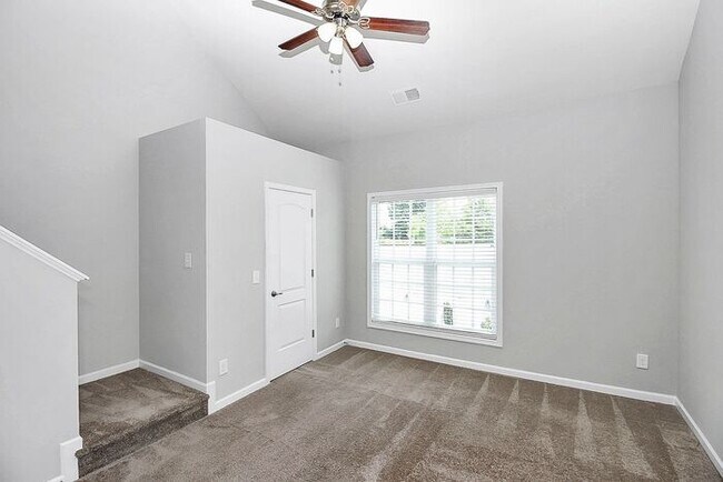 Building Photo - 2BD/2.5BA Townhome w/ ADDITIONAL LOFT in Market Street at Cedar Walk!