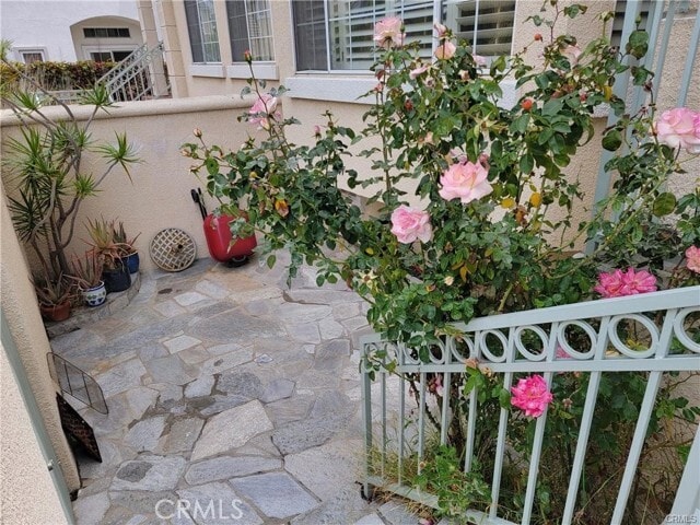 Building Photo - 2825 Plaza del Amo