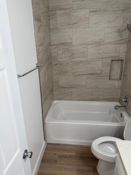 Building Photo - 38750 Cobblestone Cir