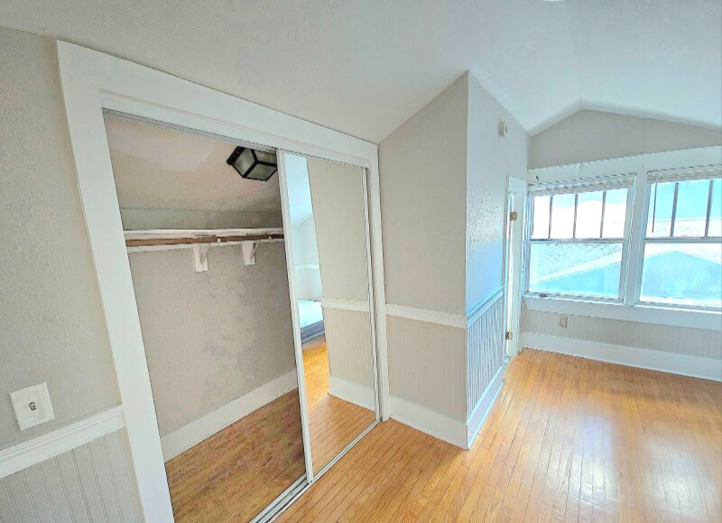 Building Photo - 103 W Mohawk Ave