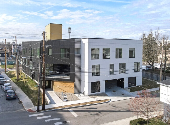 Main Entrance-Monon Adjacent - G-BLOC Urban Lofts