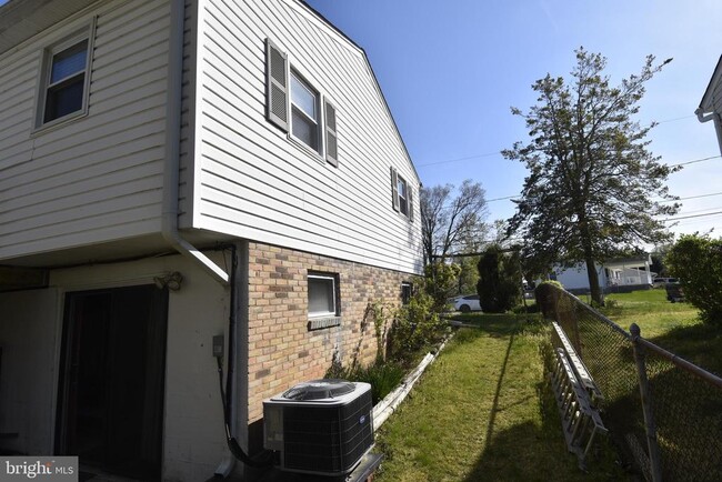 Building Photo - 3931 Dominion Dr