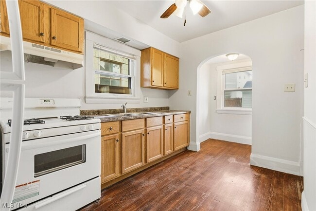 Building Photo - 12 Bouquet Ave