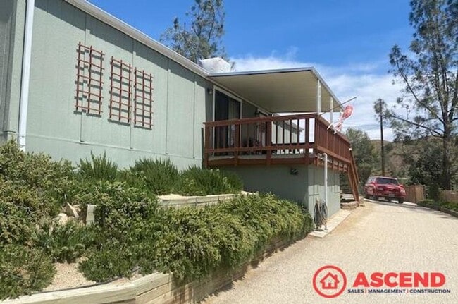 Building Photo - Charming 3-Bedroom, 2-Bath Home Available in Wofford Heights, CA