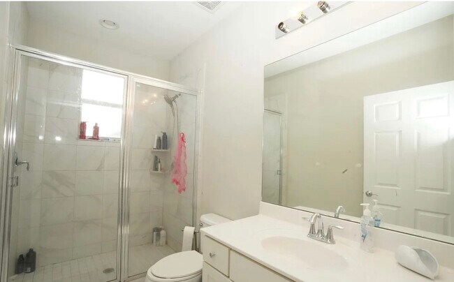 Building Photo - 1271 NW Leonardo Cir