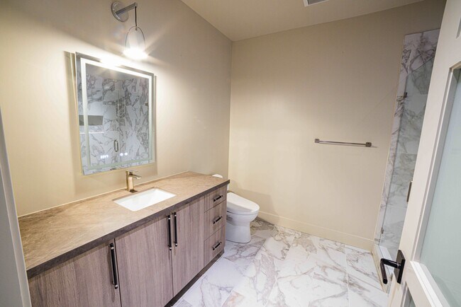 Building Photo - Rhine House Lofts