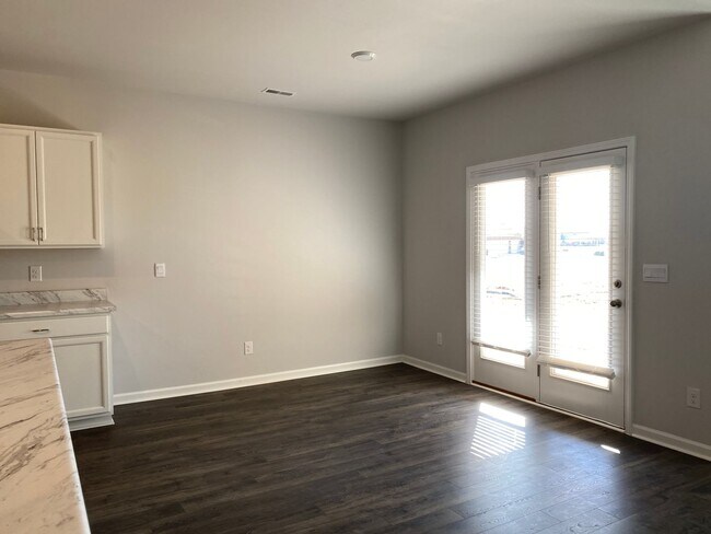 Building Photo - Four years old newer Four Bedroom in Meridianville