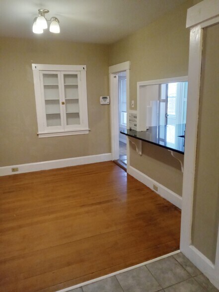 Building Photo - 63 Belmont St