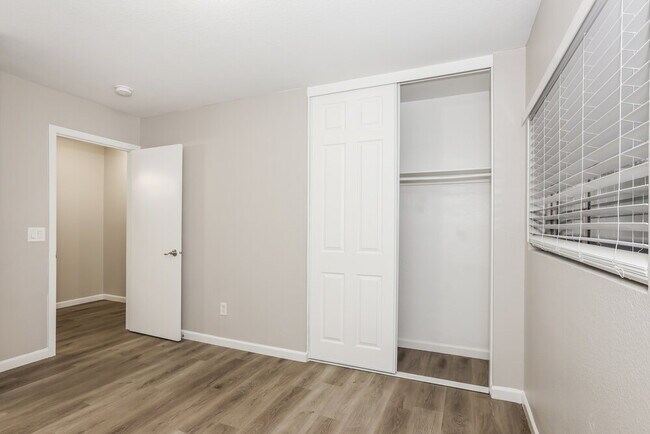 Building Photo - 10938 E Flossmoor Ave