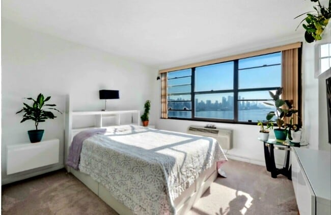 Building Photo - 7000 Kennedy Blvd E