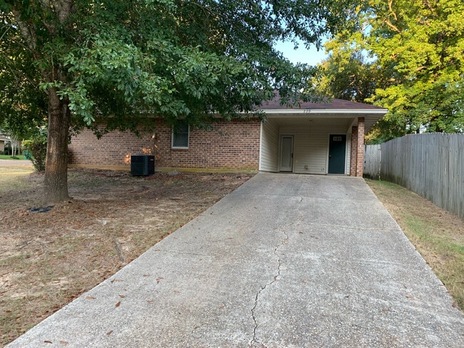 Building Photo - 229 Hillside Cir