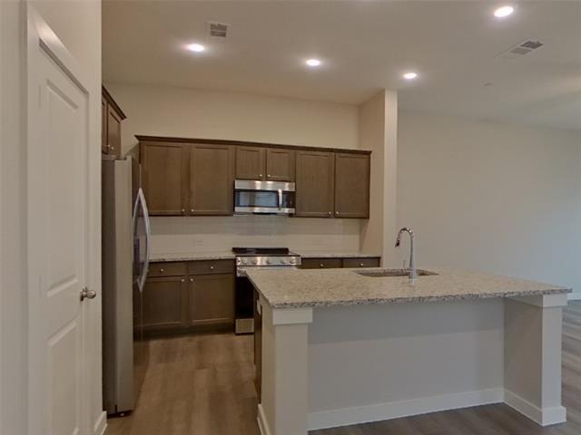 Building Photo - 317 Lincoln Cir