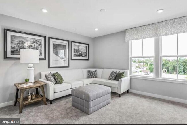 Building Photo - 2926 WATERFRONT Way