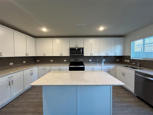 Building Photo - 4640 Greyberry Dr