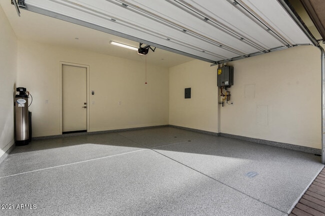 Building Photo - 7440 E Via De Luna Dr