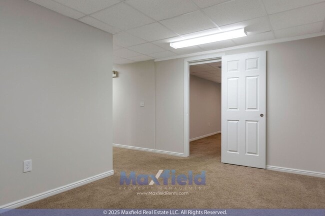 Building Photo - Beautiful 6BD, 3.5BTH, 3GAR Home in Cranberry Hills