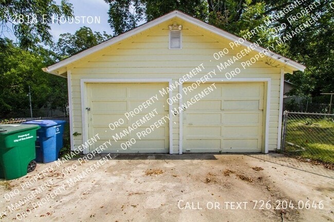 Building Photo - Close to Local Amenities and Downtown