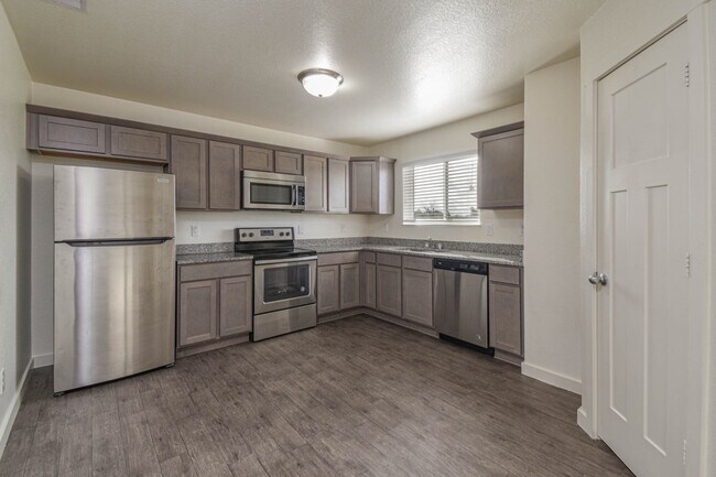 Building Photo - 21155 Gosling Rd