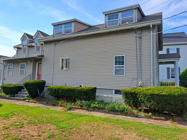 Building Photo - 158 Baker St