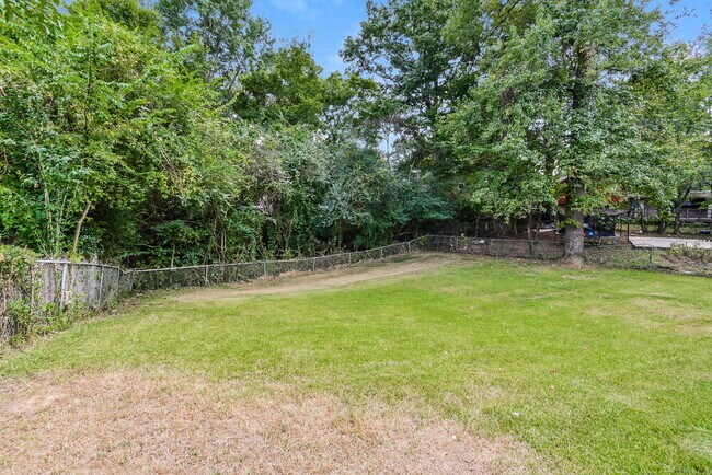 Building Photo - 1617 Bobolink Ln NE