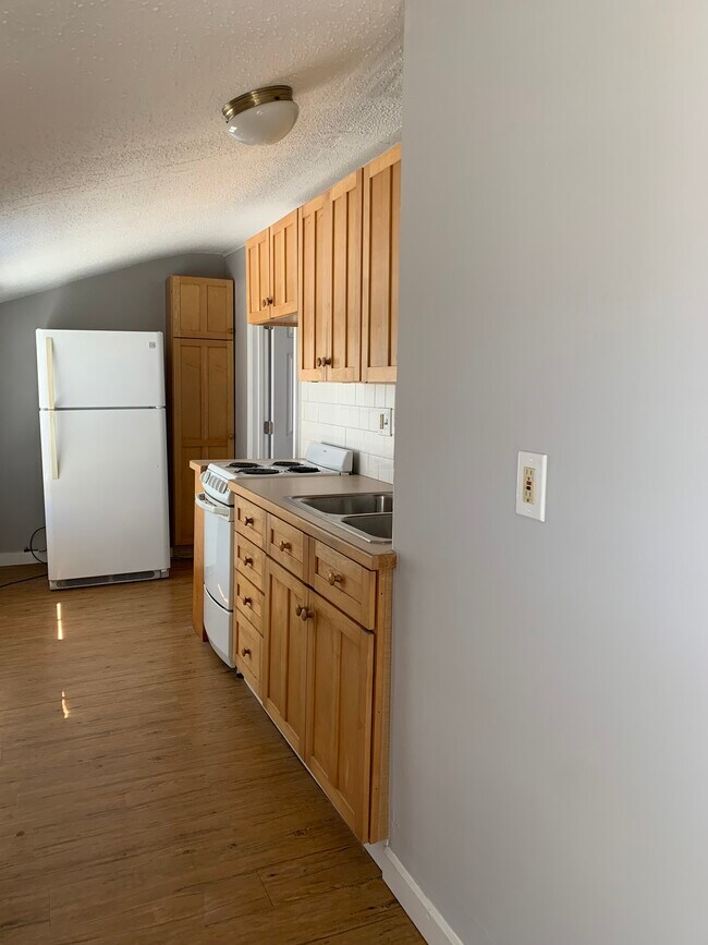 Kitchen - 568 Main St