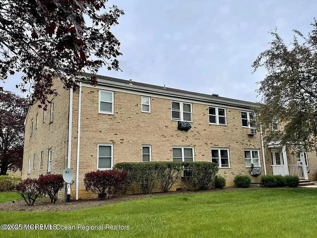 Primary Photo - 64 Manchester Ct