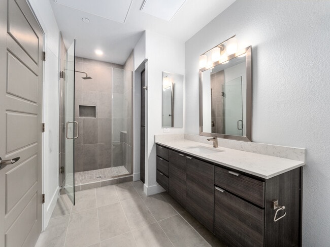 Building Photo - Scottsdale Grand