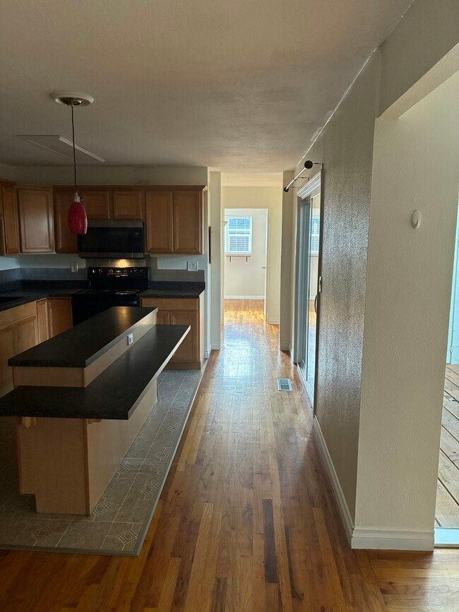 Building Photo - 13380 SW Farmington Rd