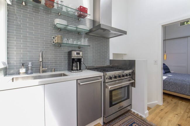 New kitchen - 6122 Glen Tower St