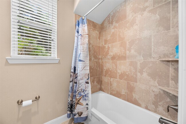 Building Photo - 403 Marina View Dr