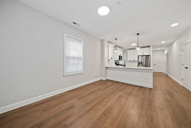 Building Photo - 22 Madison Ave