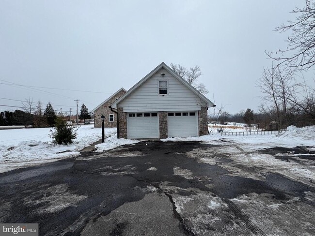 Building Photo - 345 Layfield Rd