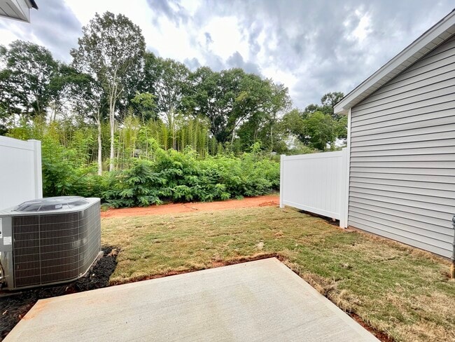 Building Photo - 614 Reese Ln