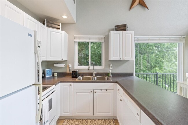 Building Photo - 24 Mimosa Rd