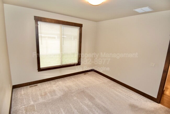 Building Photo - 7763 N Hibiscus Ln