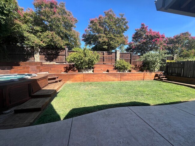 Building Photo - Nice 3 bedroom family home for rent in great Rocklin location
