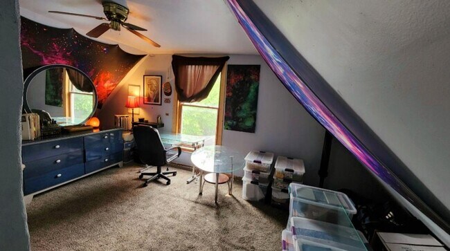 Building Photo - 1008 26th Ave SE