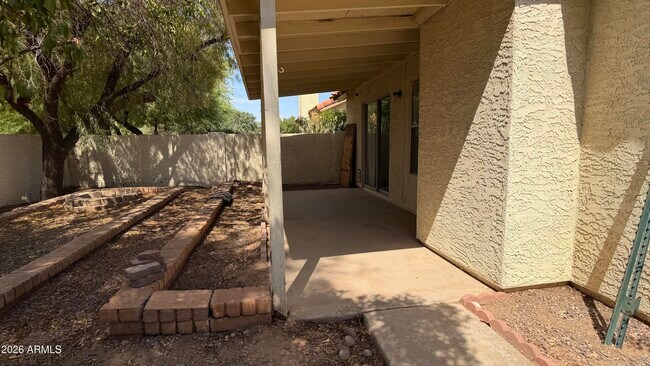 Building Photo - 2207 W Ironwood Dr