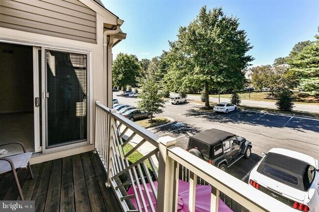Building Photo - Expansive Loft-Style Living in a Resort-Like Community