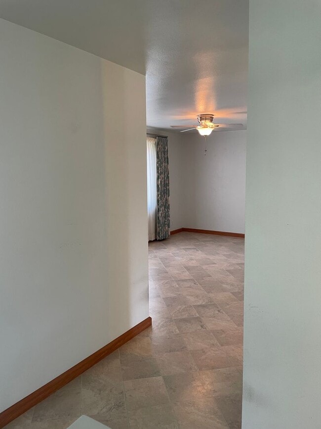 Building Photo - 2 BR/1.75 BA home in Edmonds