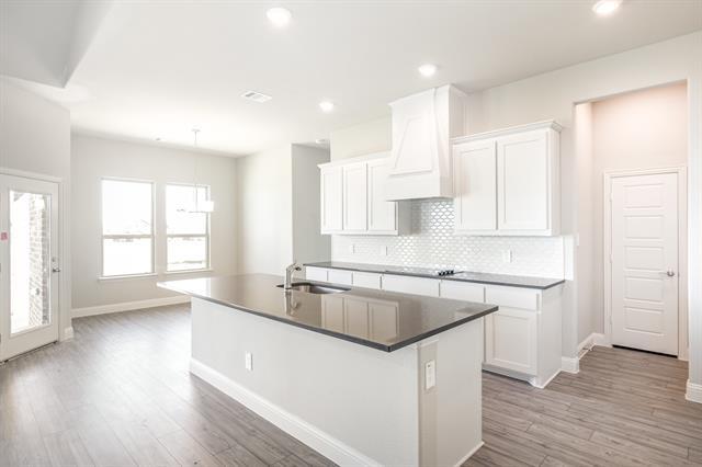 Building Photo - 630 Crystal Lk Ln
