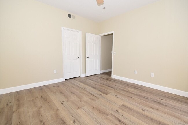 Building Photo - BEAUTIFUL 2 BED, 2 BATH CONDO AT MORGYN RI...