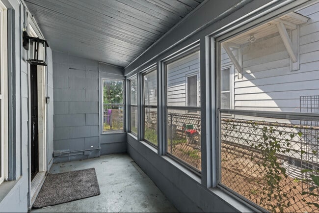 Building Photo - 95 Front Ave