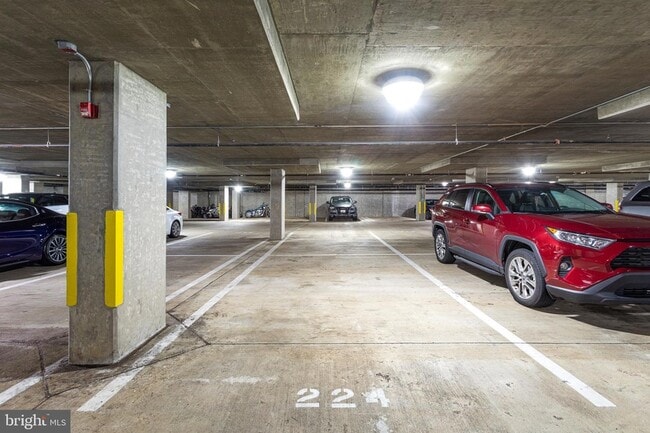 Building Photo - 155 Potomac Passage